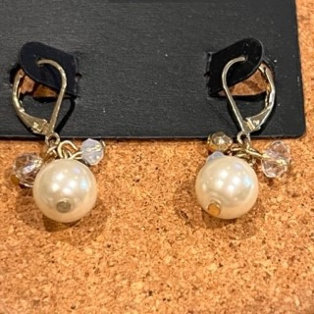 Drop pearl beaded earring